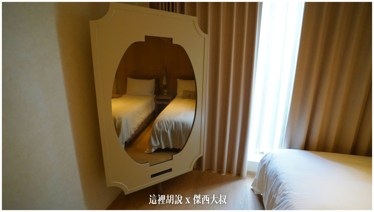 電視在這鏡子裡面
