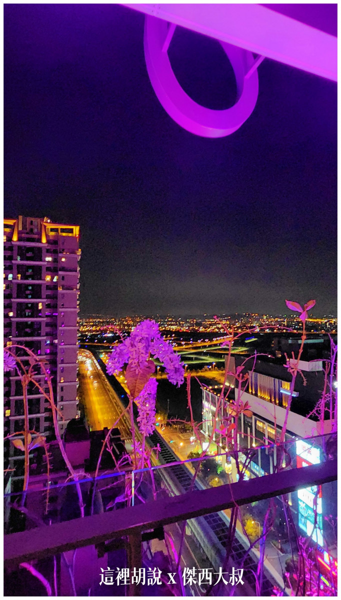 台灣第一間 MOXY 落腳台中 商旅跟青旅的變身 2022三訪記錄補完：樓頂酒吧