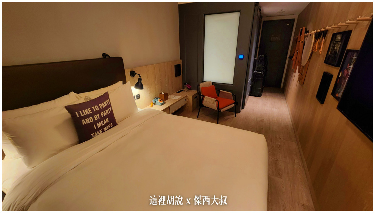 台灣第一間 MOXY 落腳台中 商旅跟青旅的變身 2022三訪記錄補完：房間照片細節