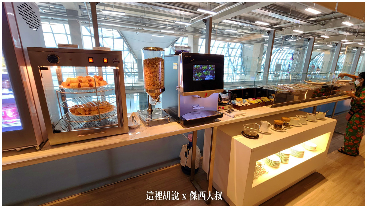 長榮航空飛行記錄 TPE-BKK 經濟艙 2022-07 曼谷機場退稅記錄   77A/77B 疫情當中的飛行紀錄：MIRACLE貴賓室