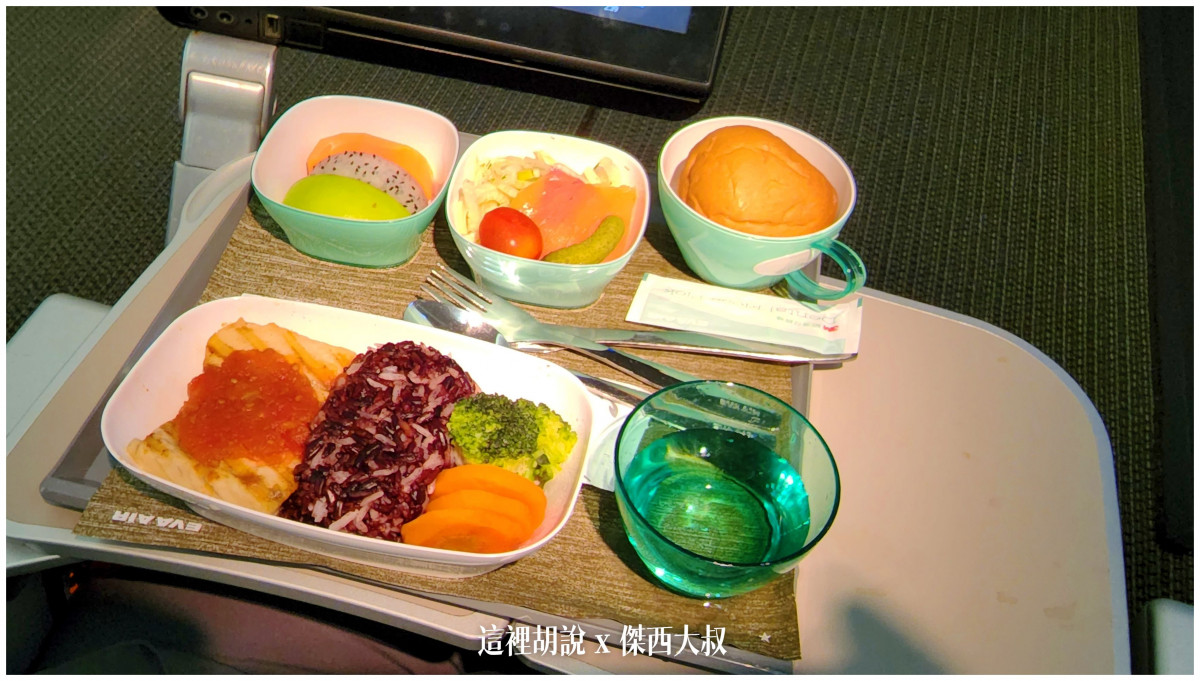 長榮航空飛行記錄 TPE-BKK 經濟艙 2022-07 曼谷機場退稅記錄   77A/77B 疫情當中的飛行紀錄：BR67 曼谷飛台北