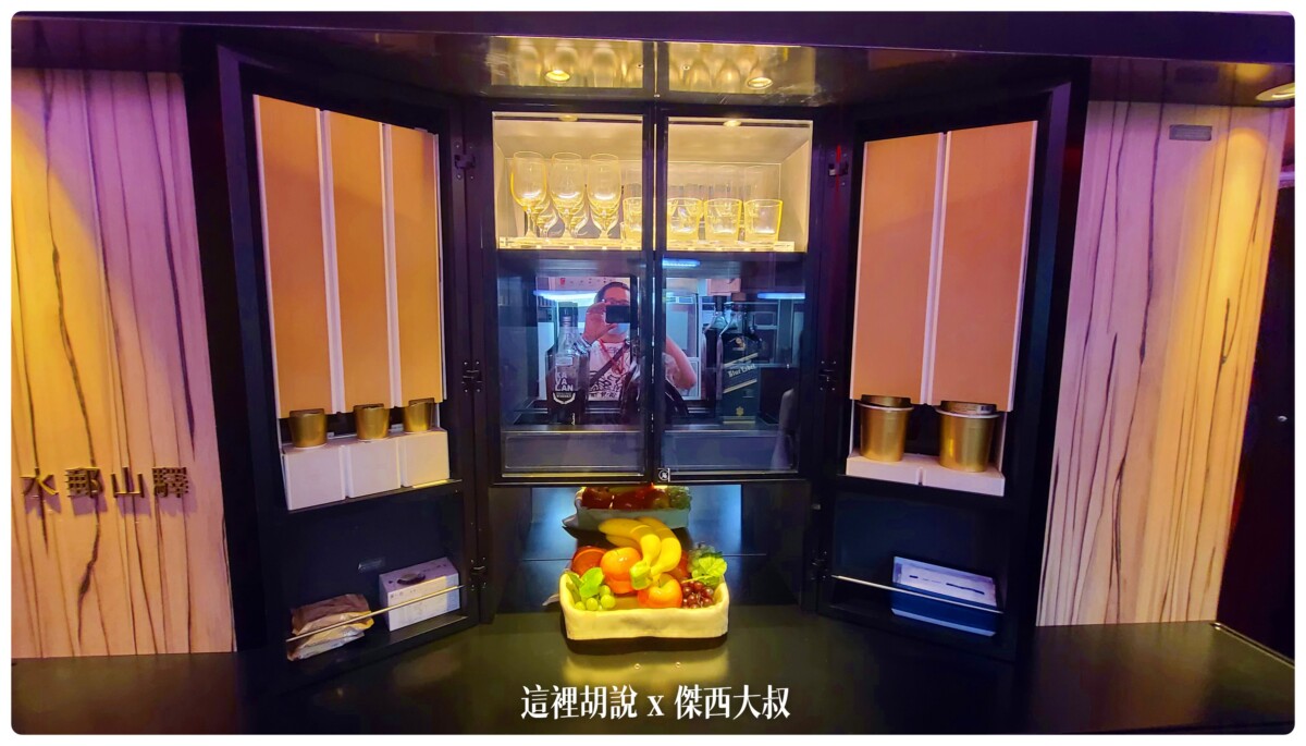 華航園區管制區域 前進不對外開放的華航博物館 及模擬機訓練區：華航空服人員訓練中心