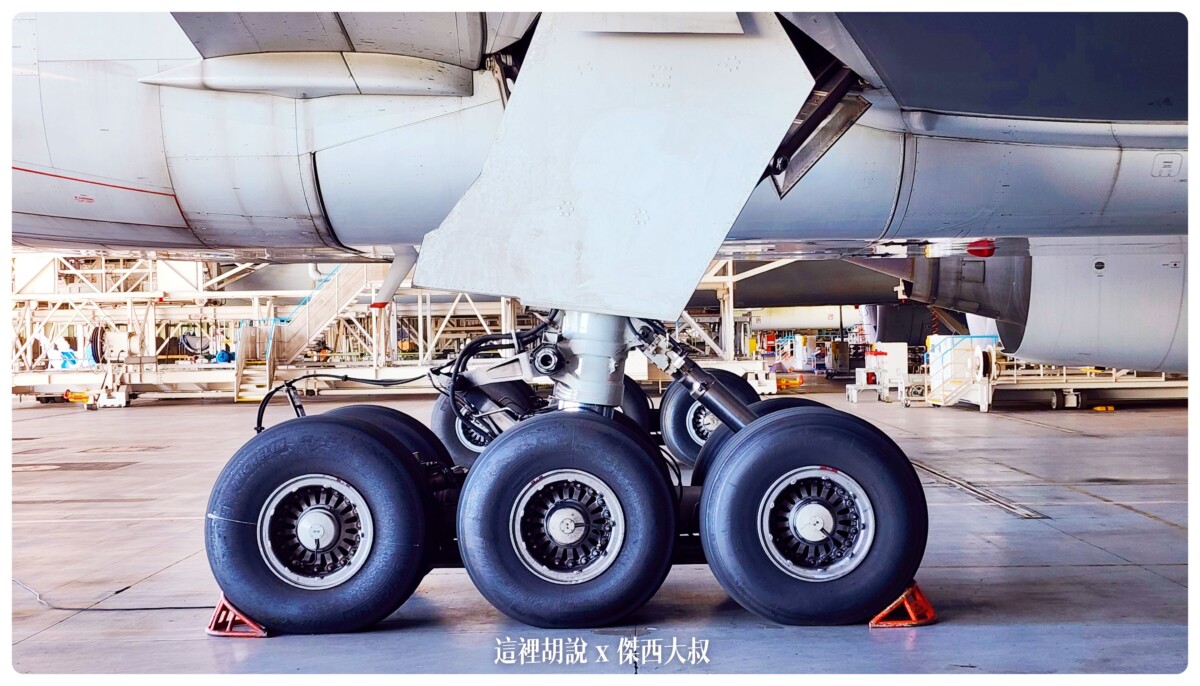 東京羽田機場 全日空ANA機體工廠見學 參觀維修機棚 近距離接近飛機 航空宅跟親子旅行都適合：棚廠參觀