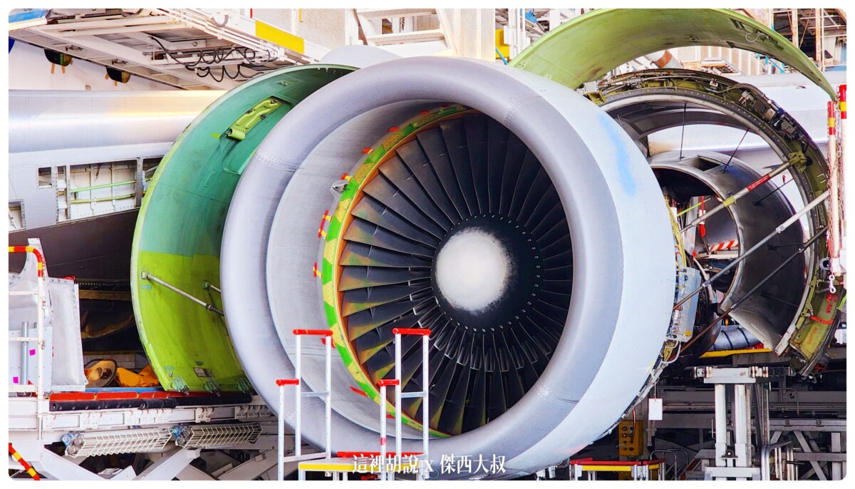 東京羽田機場 全日空ANA機體工廠見學 參觀維修機棚 近距離接近飛機 航空宅跟親子旅行都適合：棚廠參觀
