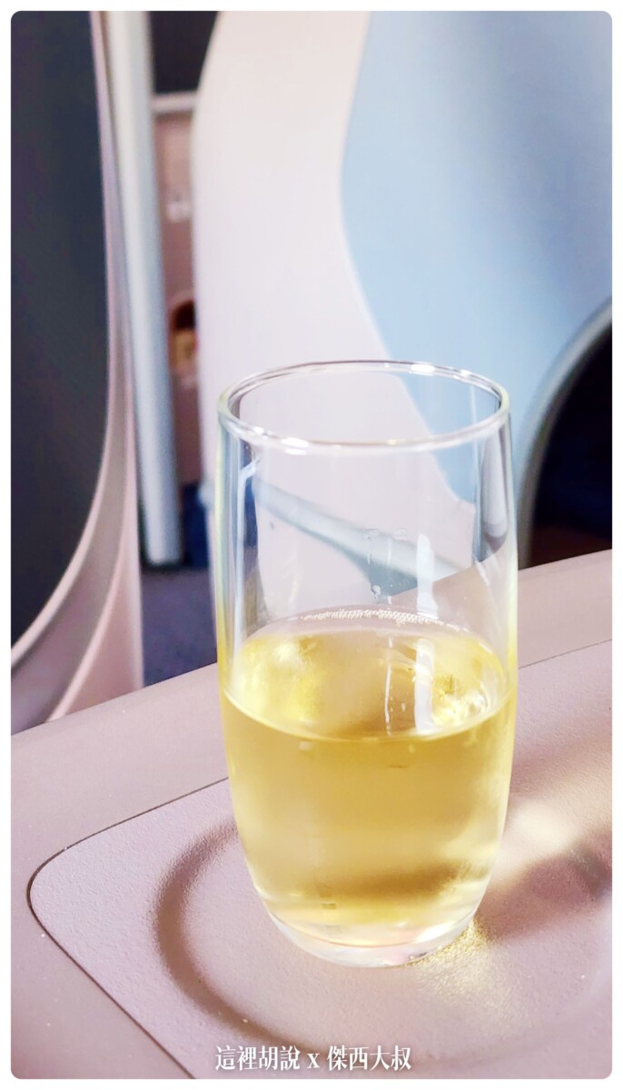 迎賓飲料 香檳喝酒不開車開車不喝酒未滿十八歲請勿飲酒