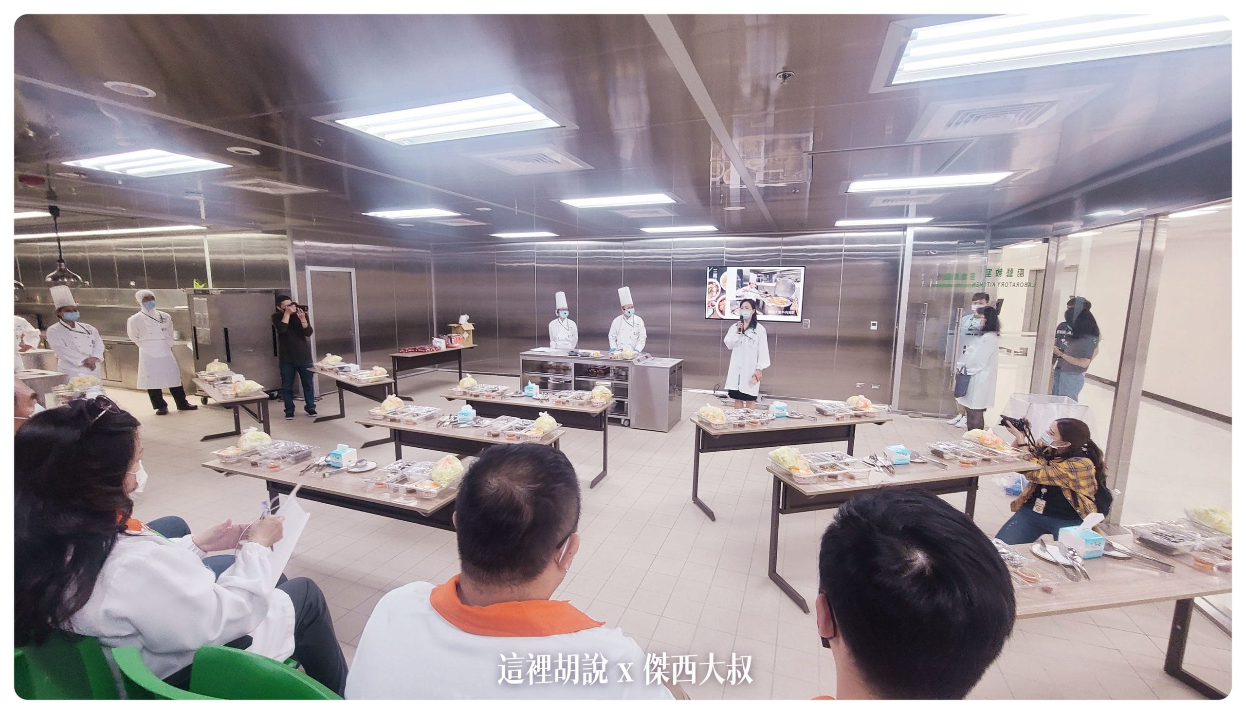 在這次的活動當中也有安排自己實做泡菜帶回家