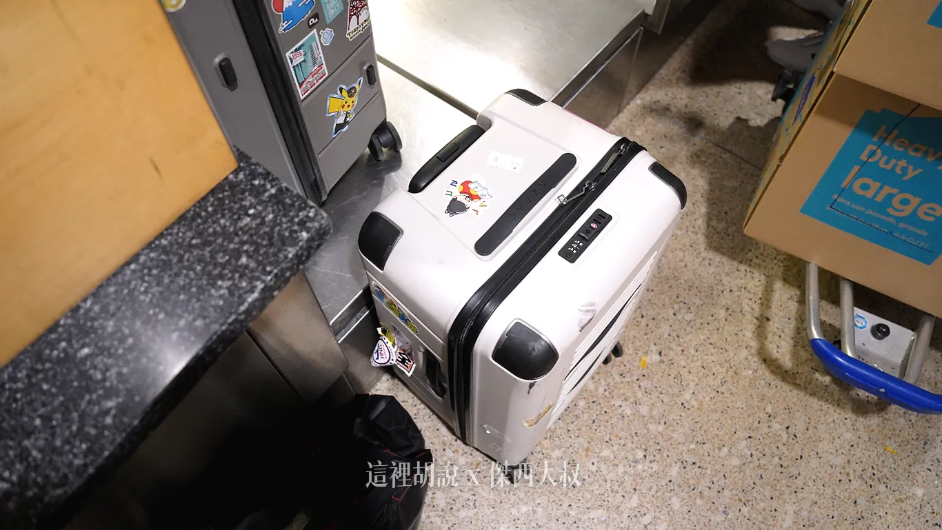 傑西的AZPAC行李箱寫真集/機場報到/車站置物櫃/飯店展開/後車廂：2025