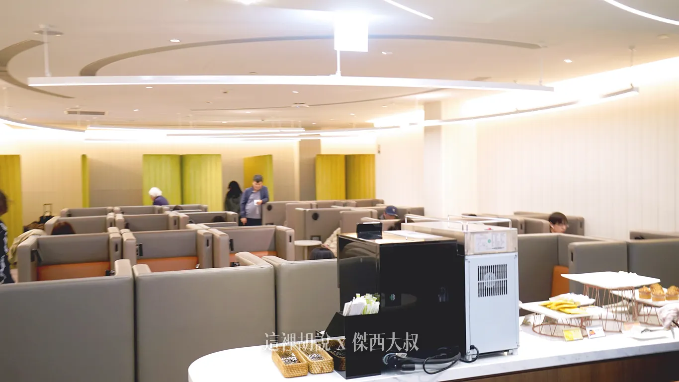 長榮航空貴賓室 桃園機場 The Star 星空聯盟金卡：2025完成擴建之後的休息區