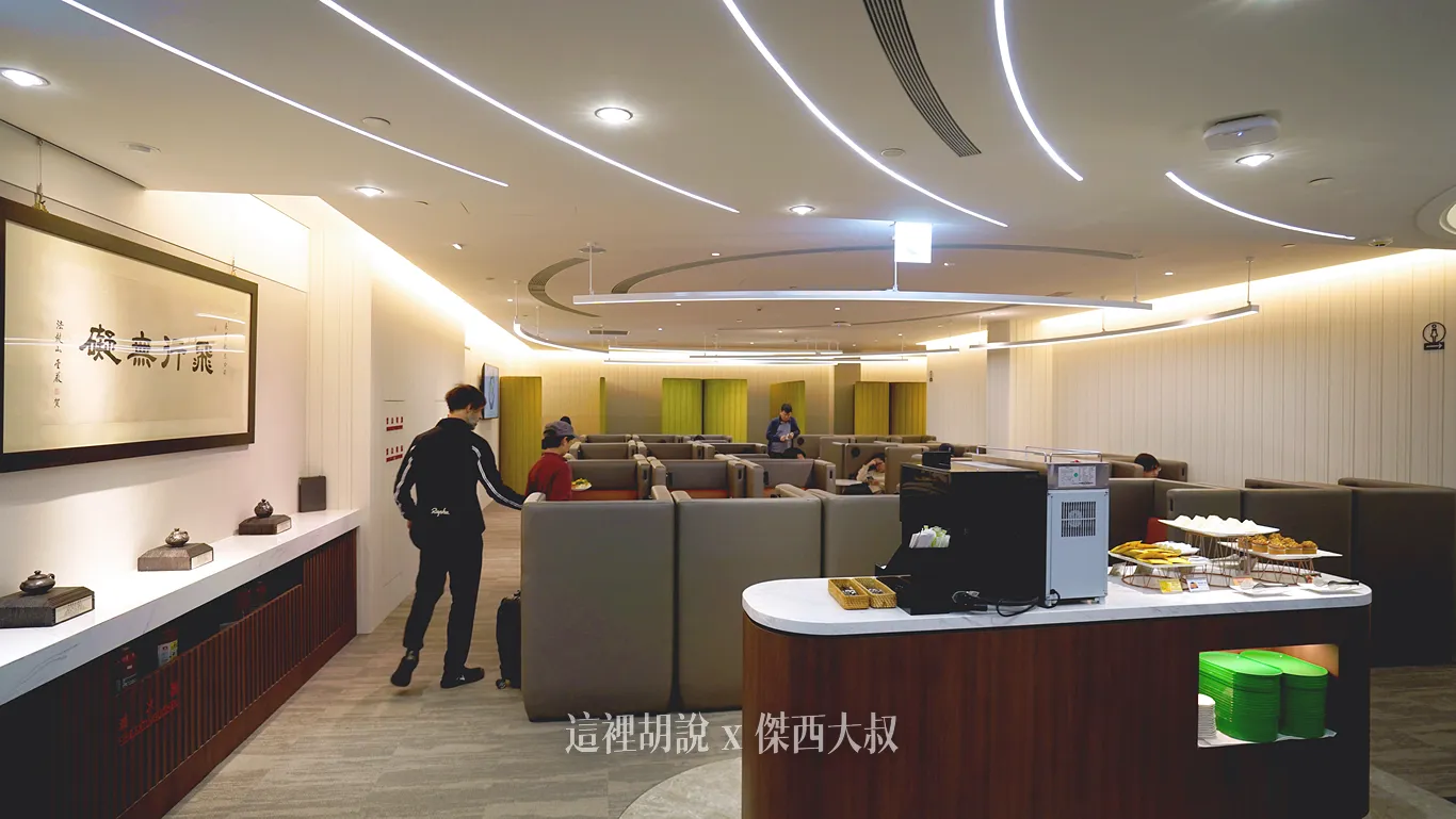 長榮航空貴賓室 桃園機場 The Star 星空聯盟金卡：2025完成擴建之後的休息區