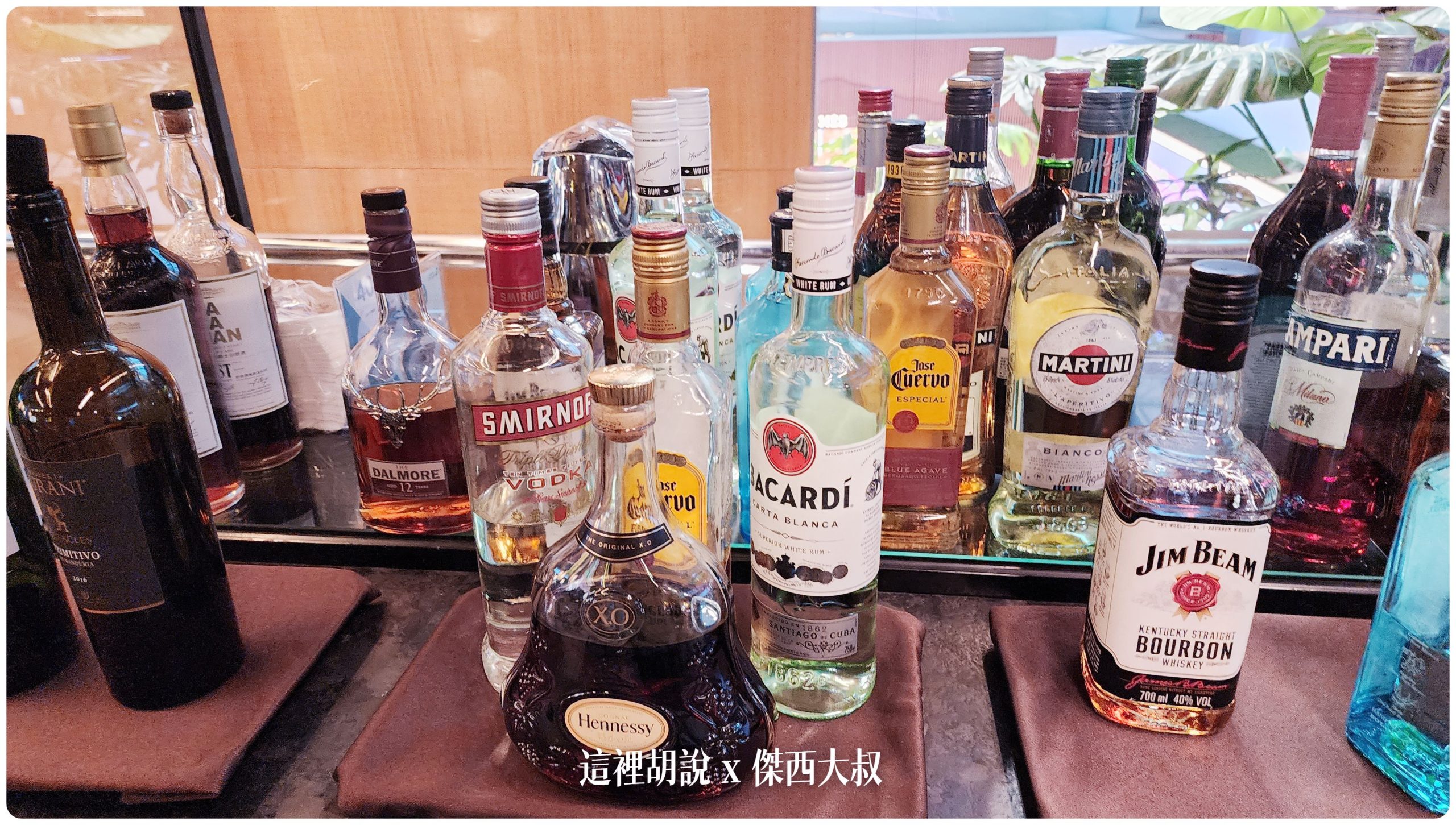 長榮航空貴賓室 桃園機場 花園 The Garden 長榮最高等級貴賓室：酒吧