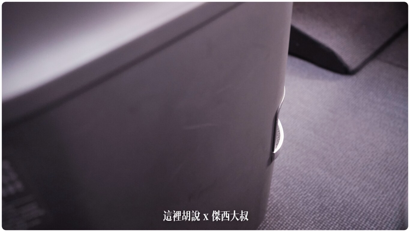 給空服人員踩上去檢查行李箱的小踏凳 給空服人員踩上去檢查行李箱的小踏凳