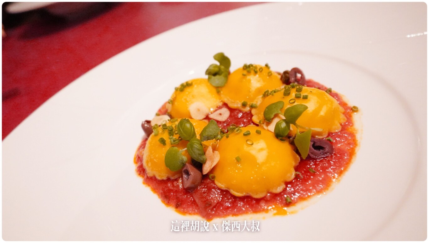 台北文華東方酒店 優雅及服務細節兼具的頂級服務飯店 餐飲細緻 Mandarin Oriental Taipei：晚餐