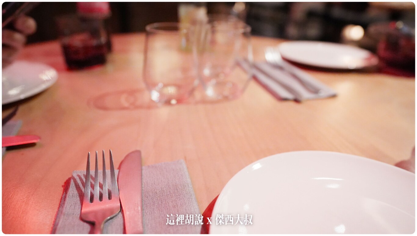 米蘭的吃 Savô Pizzeria Gourmet 吃完一片才會再烤一片 強調新鮮現烤的PIZZA店 - 這裡胡說 JL TALKS