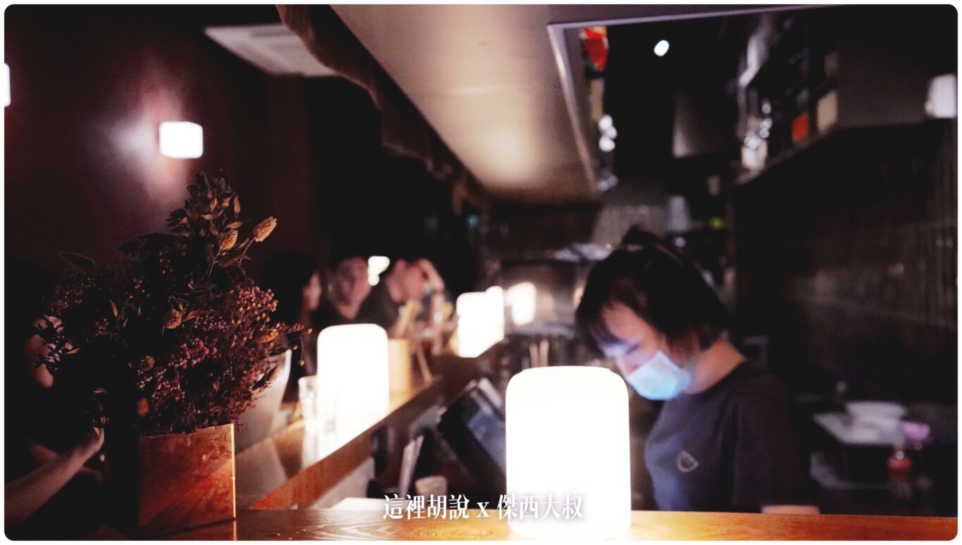 新加坡 DUMPLING DARLINGS 餃子甜心 這真的不像餃子館 比較像是小酒館：DUMPLING DARLINGS