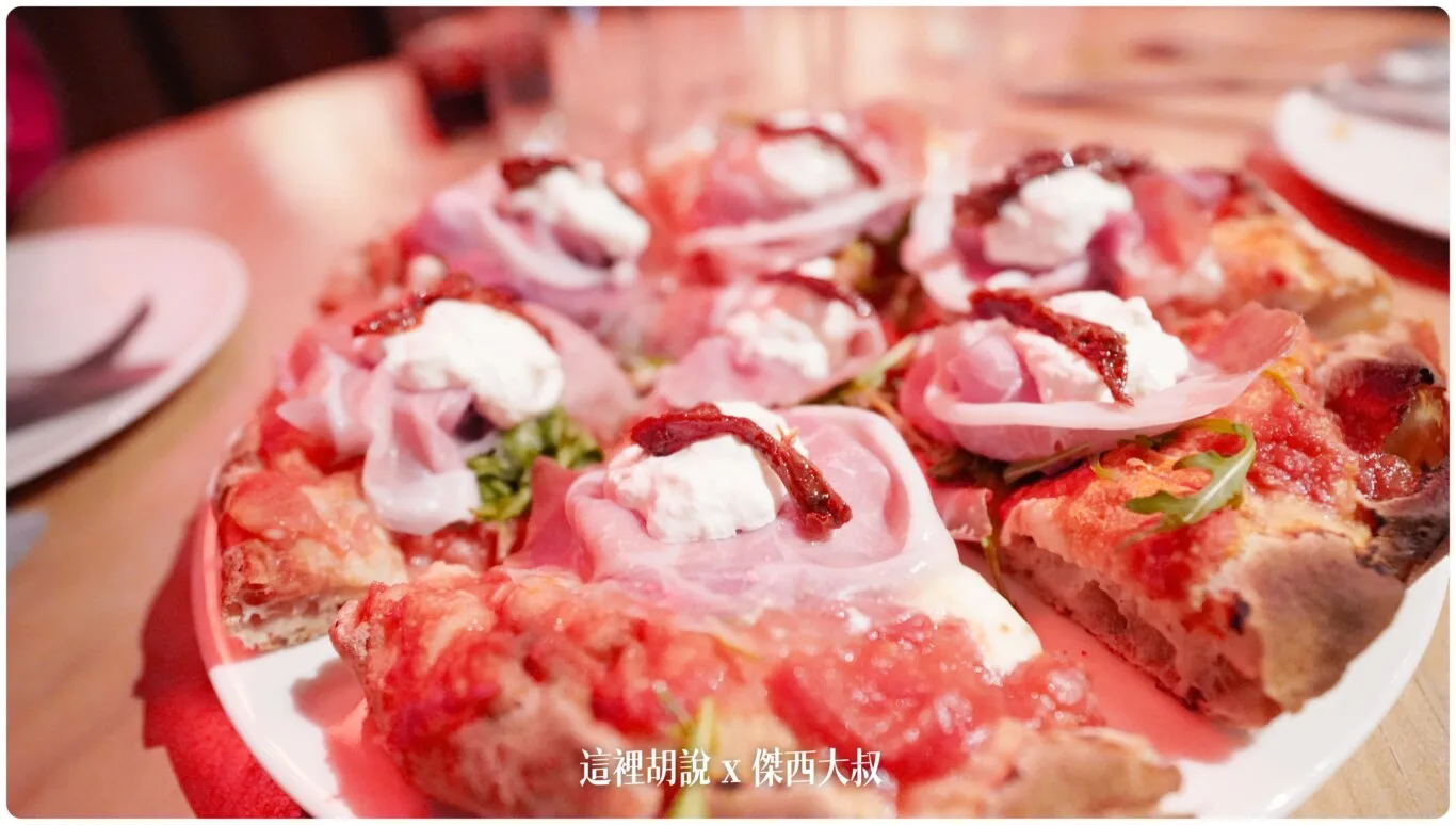 米蘭的吃 Savô Pizzeria Gourmet 吃完一片才會再烤一片 強調新鮮現烤的PIZZA店 - 這裡胡說 JL TALKS