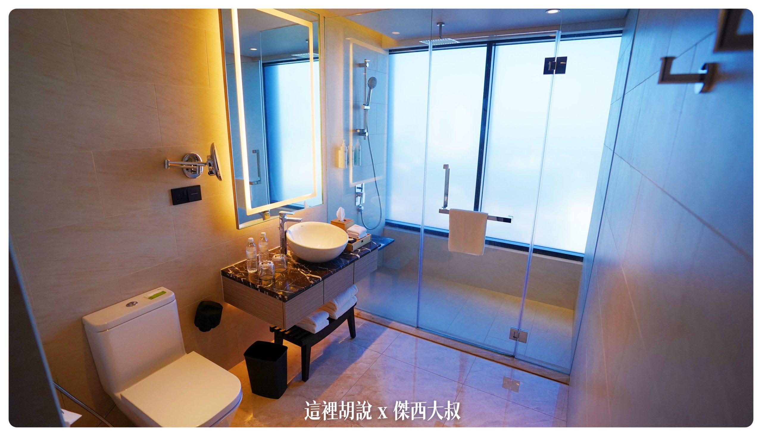 檳城萬怡酒店 高樓層一覽喬治城 Courtyard by Marriott Penang：浴室 / MINI BAR