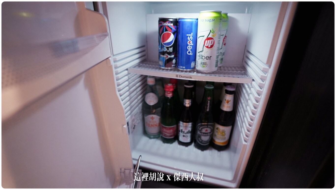 喝酒不開車 開車不喝酒 未滿十八歲請勿飲酒