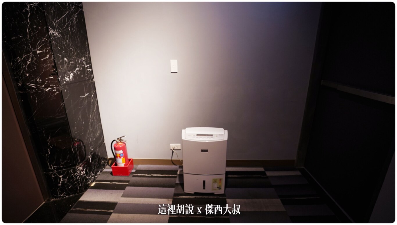 高雄碧港良居 站前店 大空間樓中樓套房：房間