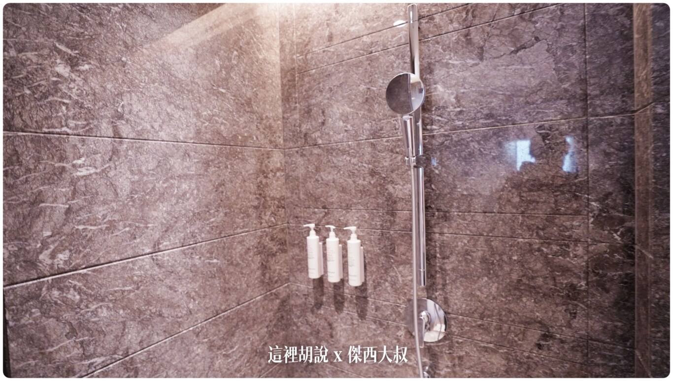 疫情後再訪高雄萬豪 Marriott Kaohsiung 高雄唯一萬豪集團飯店：浴室