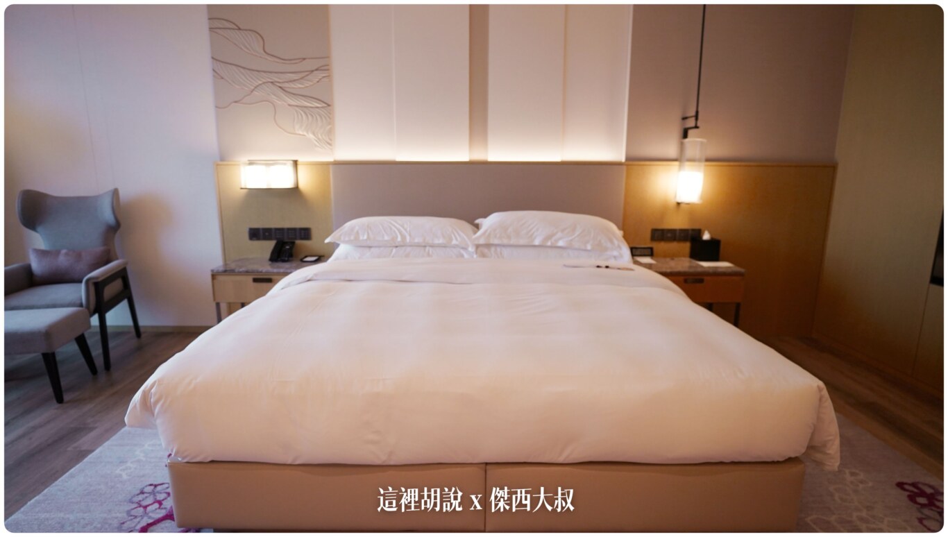 疫情後再訪高雄萬豪 Marriott Kaohsiung 高雄唯一萬豪集團飯店：床墊 床頭