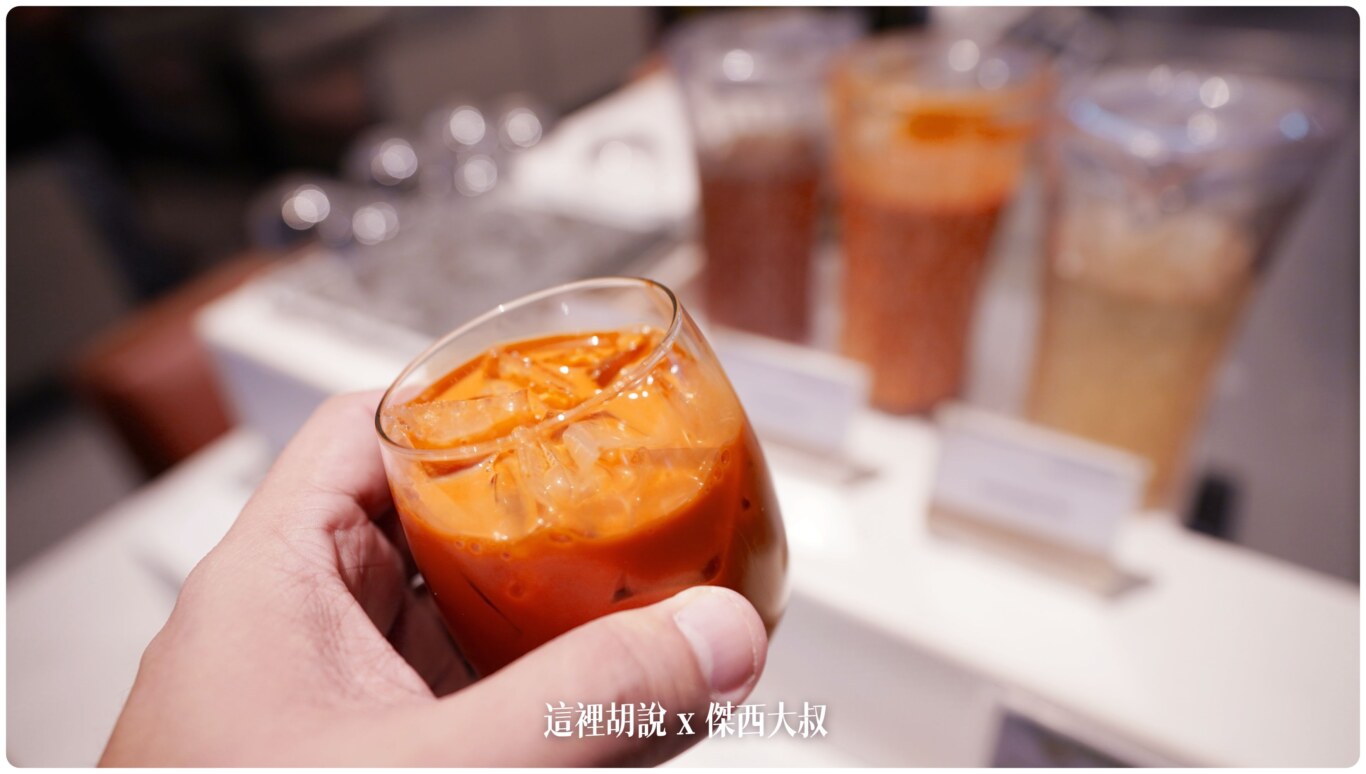 曼谷機場：新加坡航空貴賓室 傑西覺得在BKK機場內食物最好吃 最多樣化的貴賓室：酒吧
