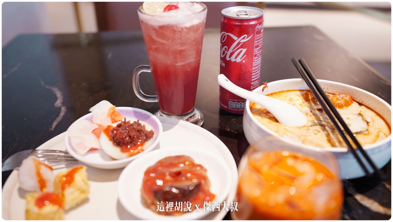 曼谷機場：新加坡航空貴賓室 傑西覺得在BKK機場內食物最好吃 最多樣化的貴賓室：傑西吃什麼 / 工作展開