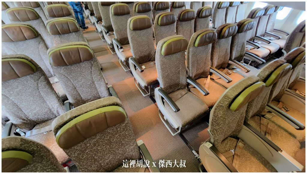 長榮航空機隊 大解析 全座位表 要注意那個位置 那個機種最資深？：長榮航空各機隊座位資訊