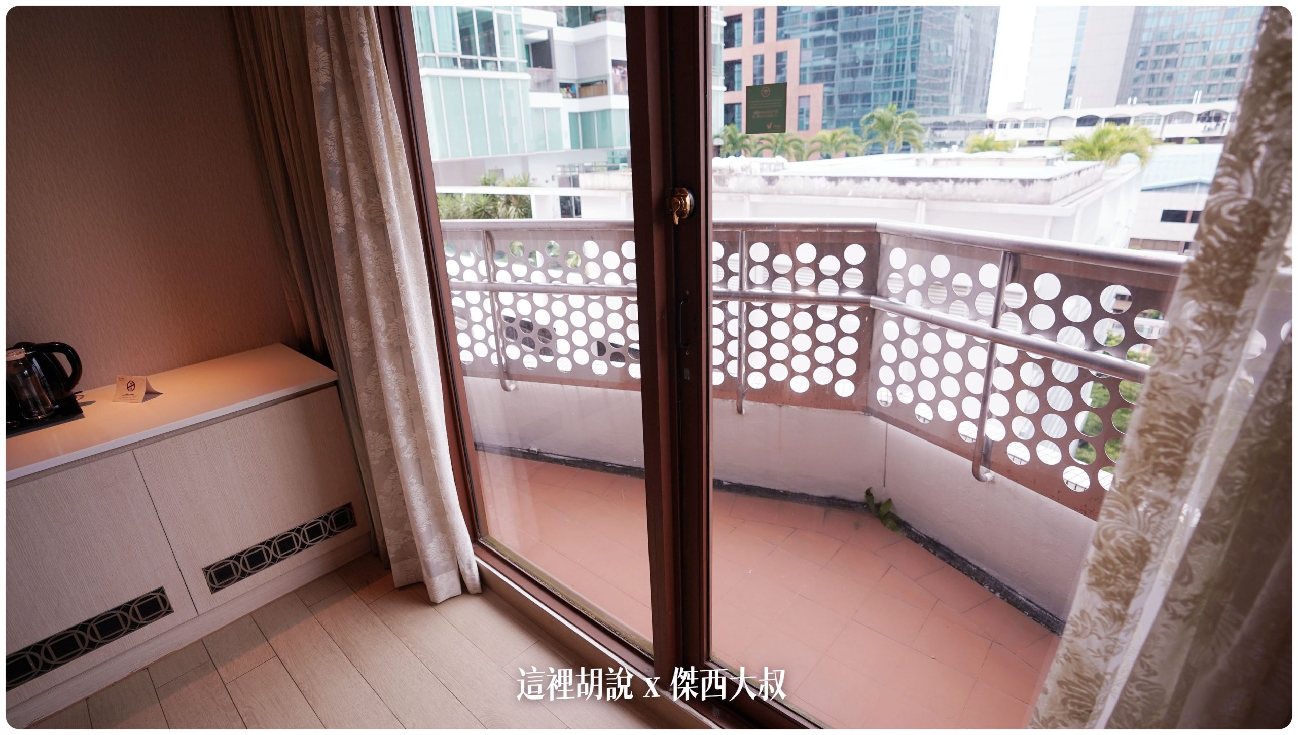 新加坡悅樂加東飯店 Village Hotel Katong 空間大 生活機能完整 價格合理：衣櫥