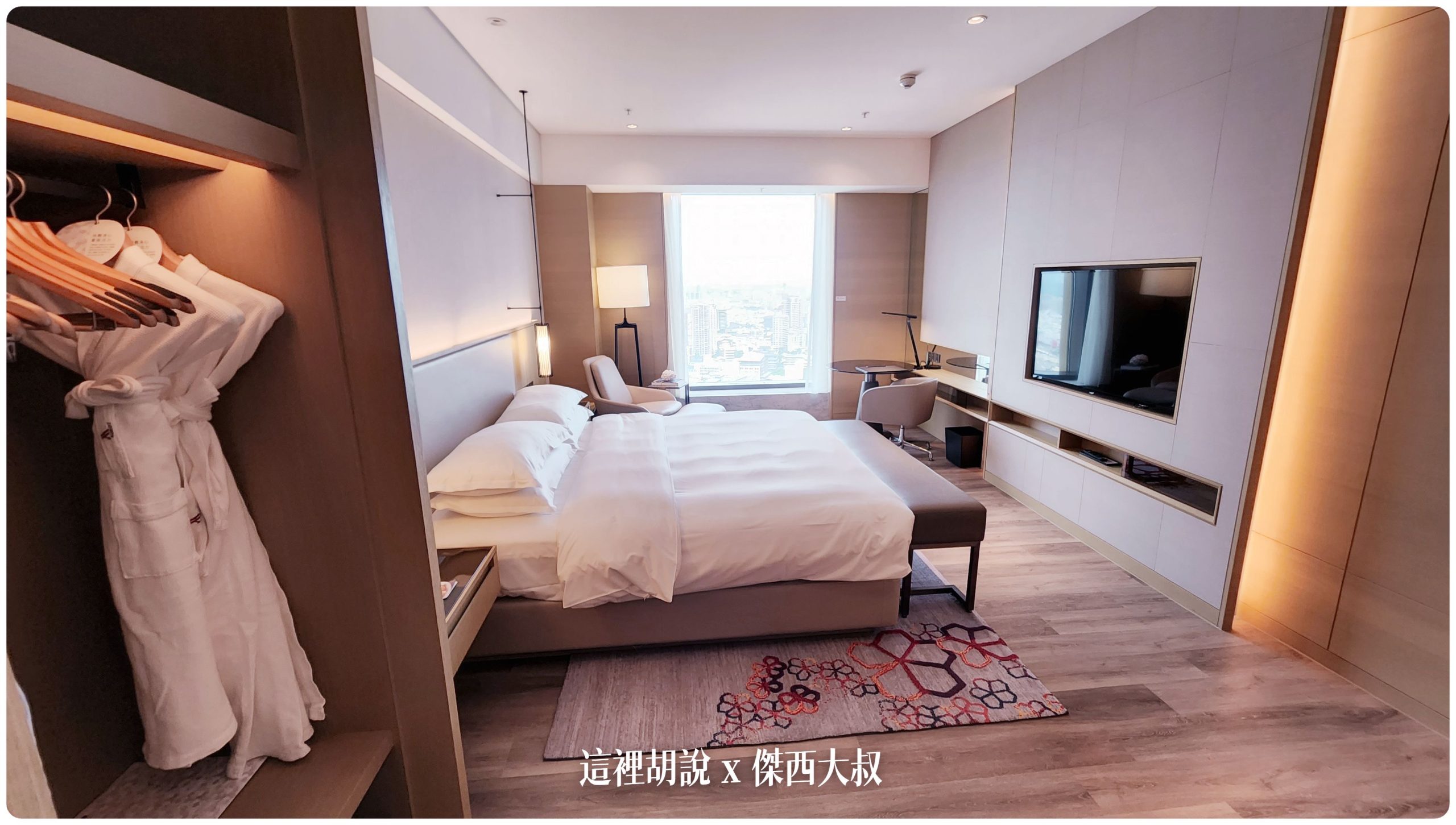 高雄萬豪酒店套房 尊榮套房跟萬豪套房照片記錄 Marriott Kaohsiung：萬豪套房：臥室