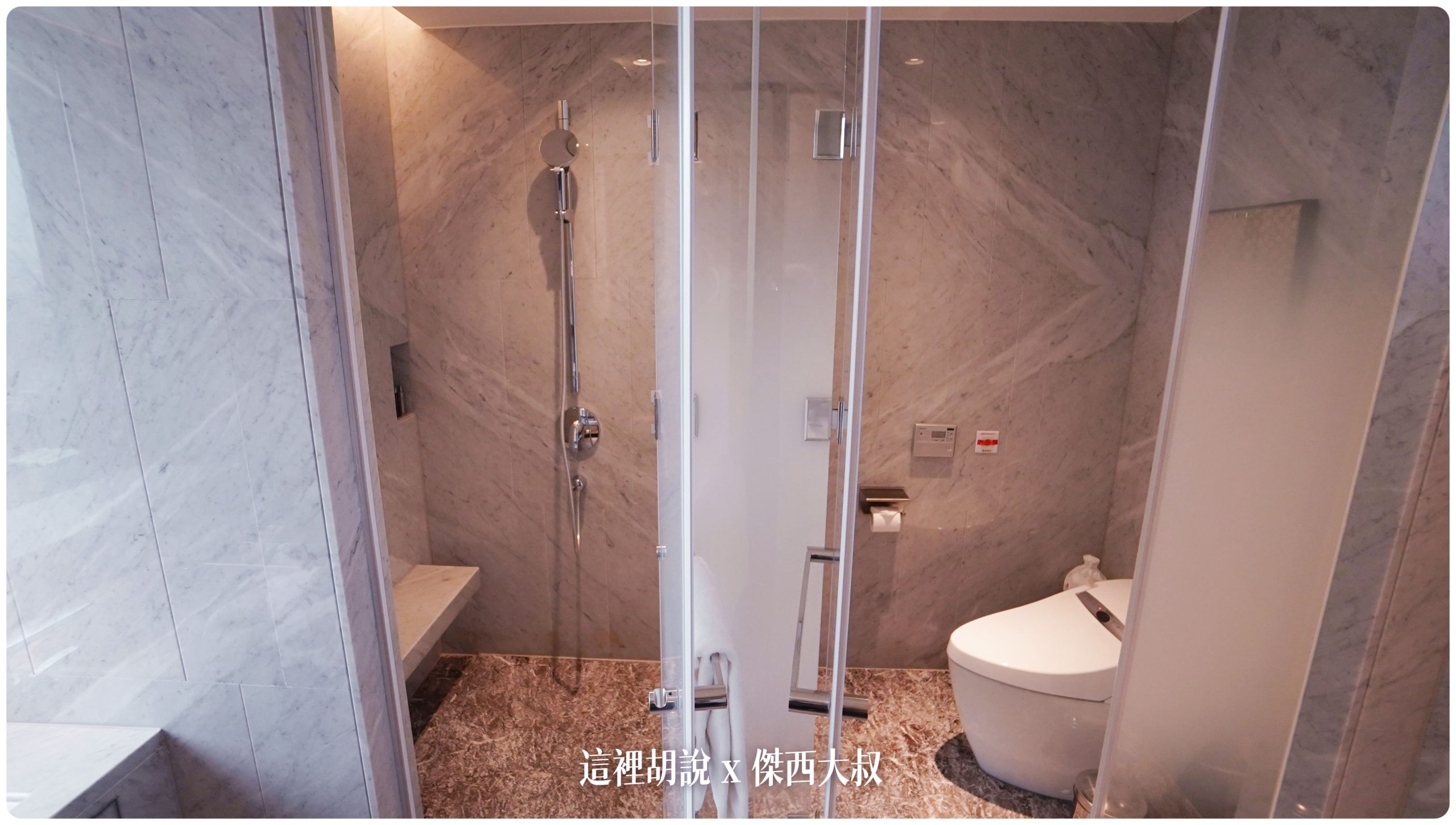 高雄萬豪酒店套房 尊榮套房跟萬豪套房照片記錄 Marriott Kaohsiung：尊榮套房：浴室