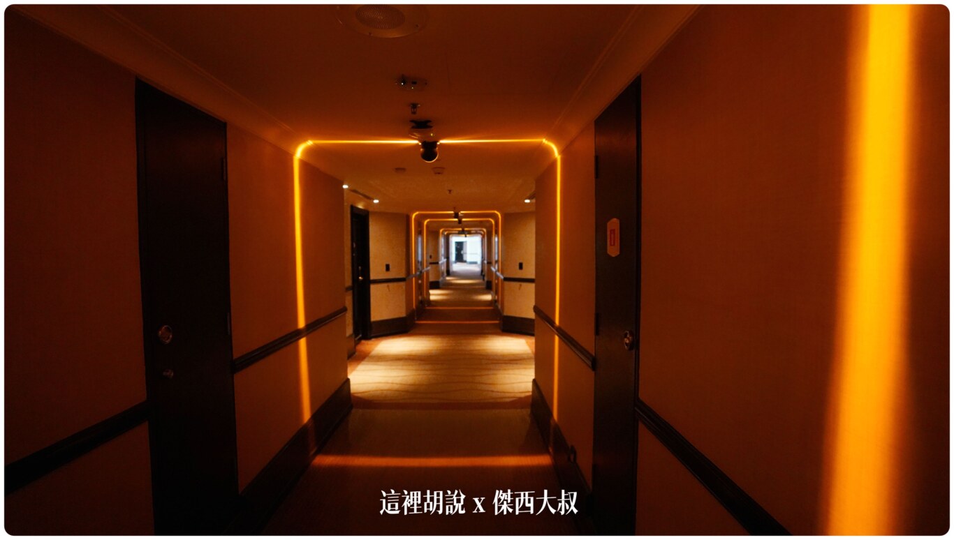馬來西亞吉隆坡機場飯店 薩馬薩瑪克利亞酒店  SAMA SAMA HOTEL 兩分鐘就到航廈：Sama-Sama Hotel 飯店大廳