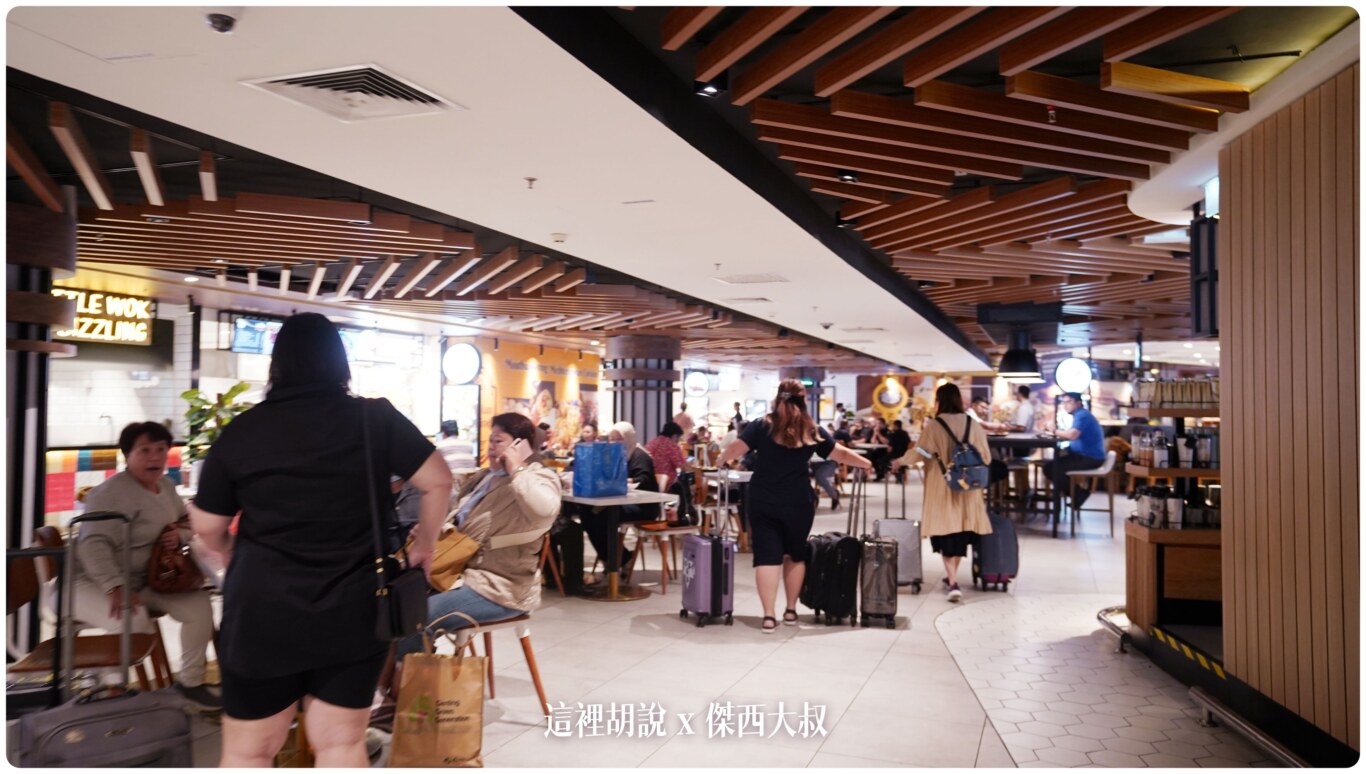 吉隆坡機場 第一航廈/KLIA1 非管制區分層介紹 轉機注意事項：第一航廈 非管制區 航廈樓層分布