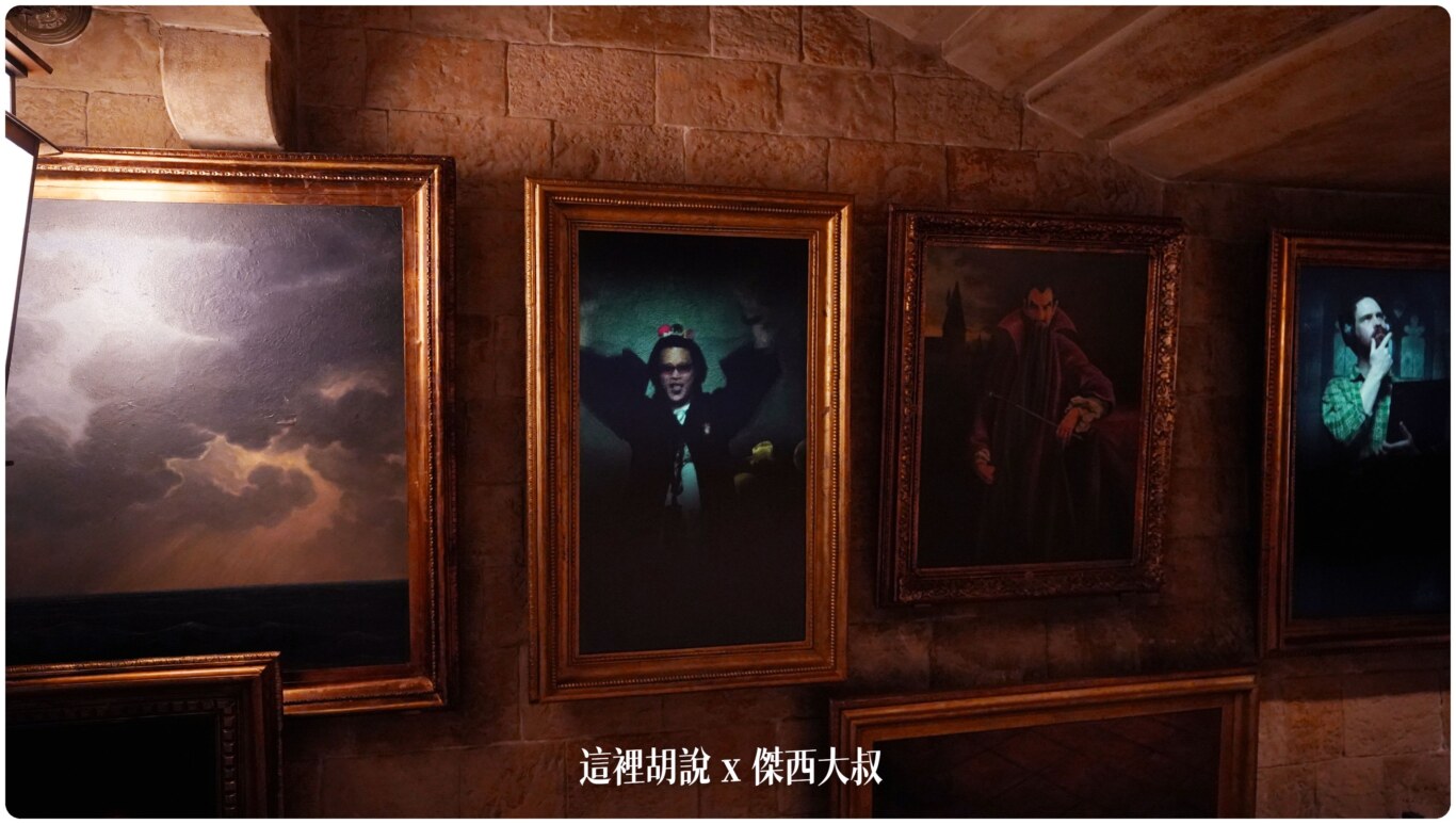 有發現上面的畫有什麼奇怪的地方嗎？這就是在這邊的互動設施，可以拍攝電影裡面那種動動畫而且可以下載歐