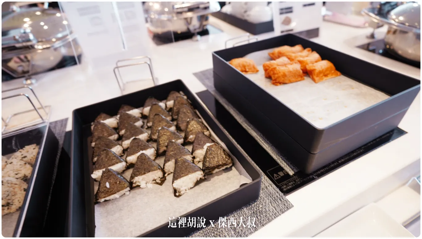 飯糰跟豆皮壽司是經點款 飯糰跟豆皮壽司是經點款