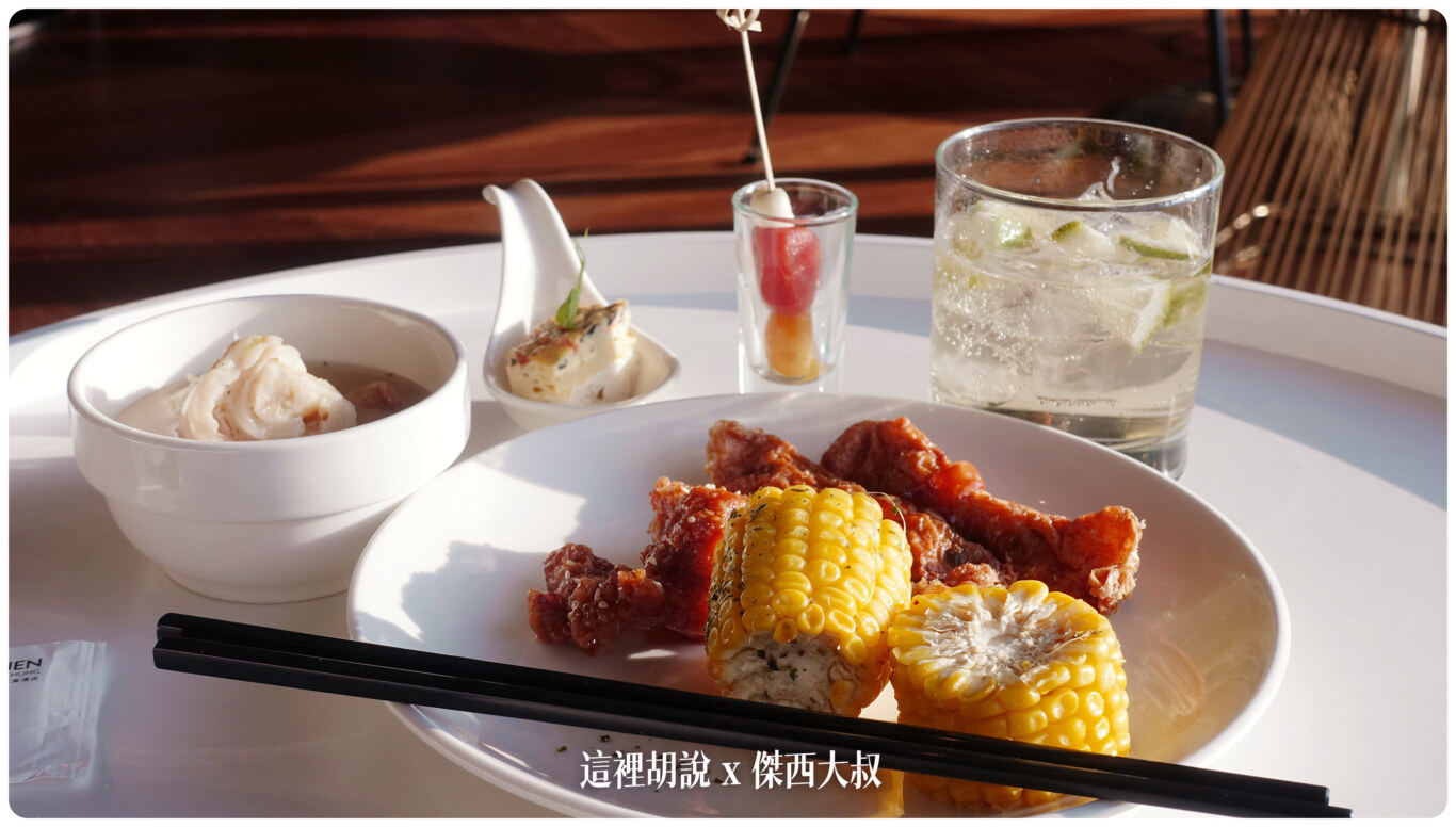 簡單夾了這一些食物用餐其中最特別的是一鍋關東煮，內容很簡單，但不知道為什麼可以感受到那一點點的溫暖