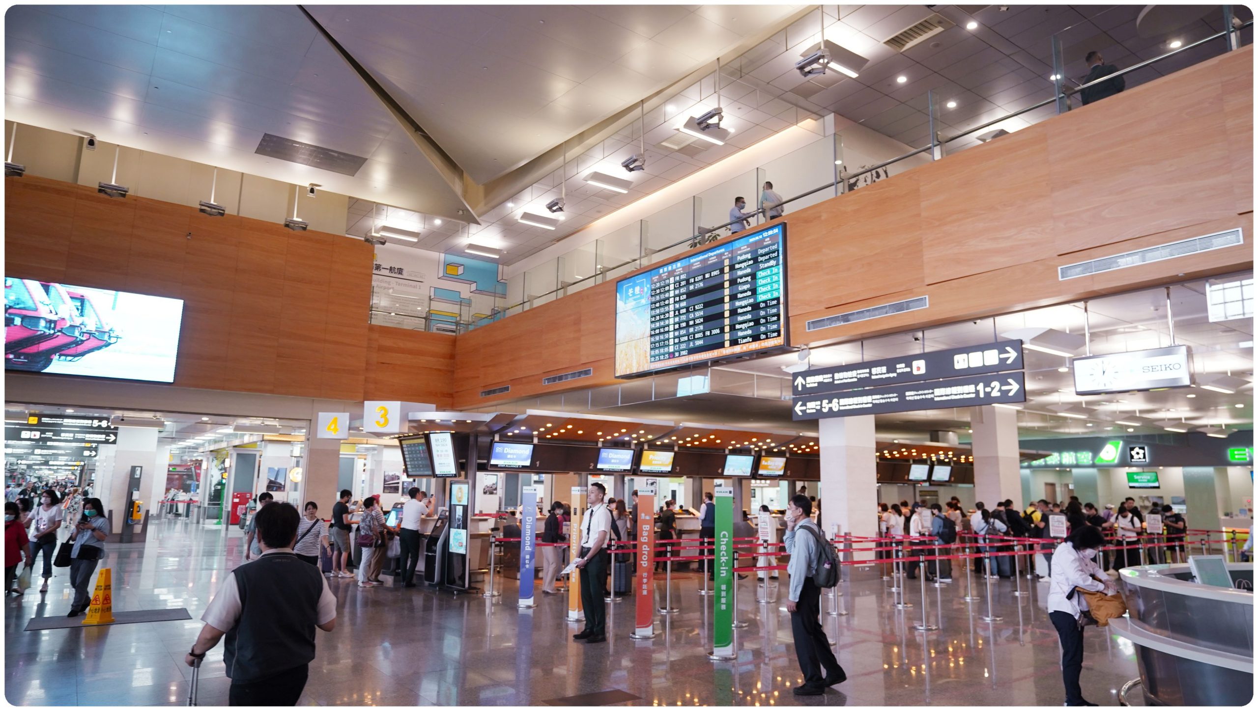 長榮航空飛行記錄 BR190 松山羽田 A330 經濟艙TSA-HND：機場報到手續