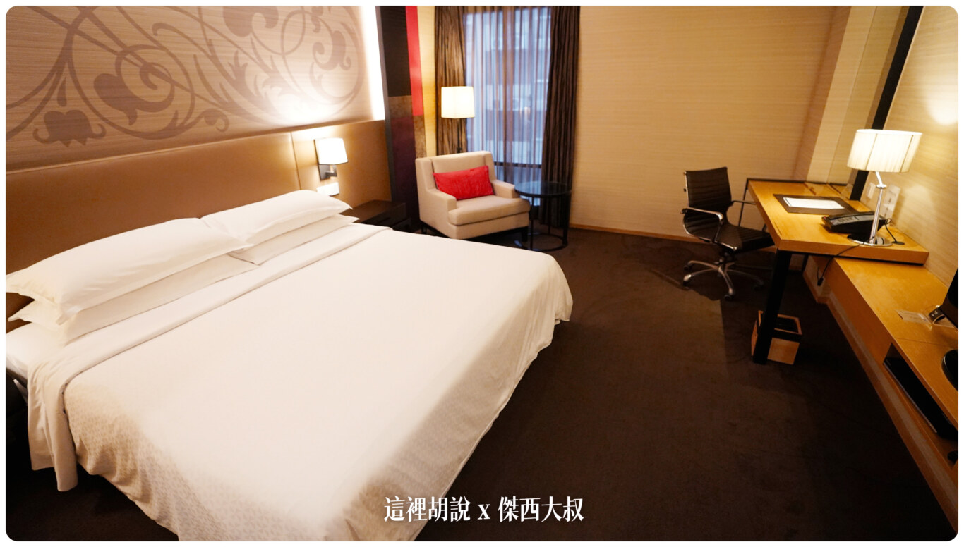 曼谷福朋喜來登 位於鬧區TERMINAL21隔壁 Four Points by Sheraton Bangkok, Sukhumvit 15：房間