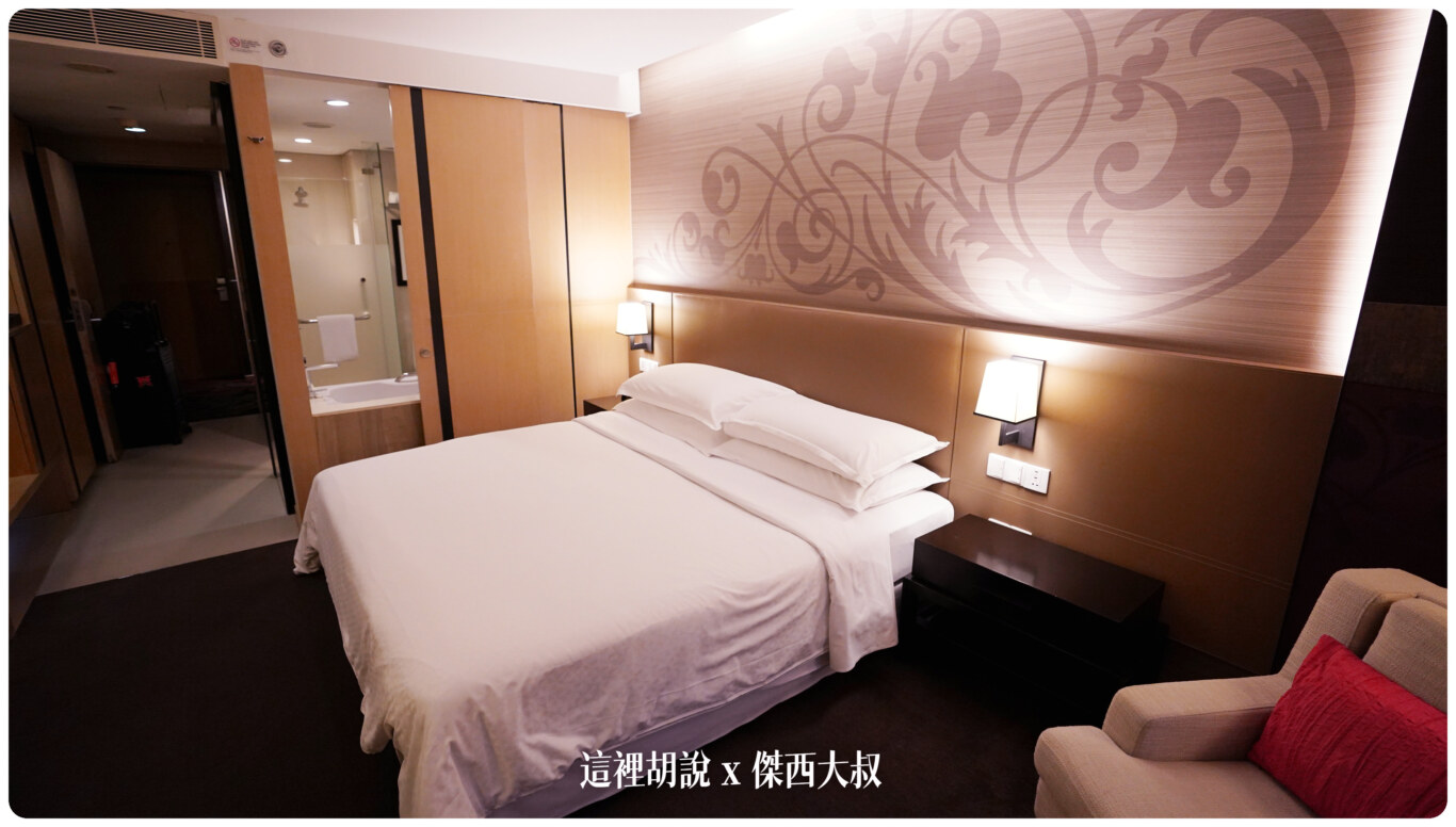 曼谷福朋喜來登 位於鬧區TERMINAL21隔壁 Four Points by Sheraton Bangkok, Sukhumvit 15：房間