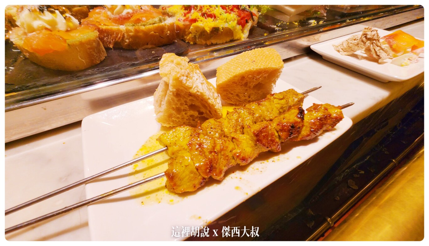 西班牙北部畢爾包 Bilbao 老字號Pincho餐廳 / Café Iruña：Café Iruña