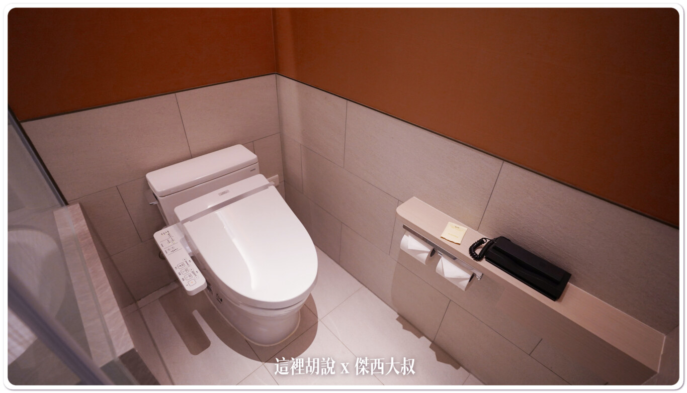 新北板橋住宿:新板希爾頓 Hilton Sinban 板橋車站:浴室 新北板橋住宿:新板希爾頓 Hilton Sinban 板橋車站:浴室