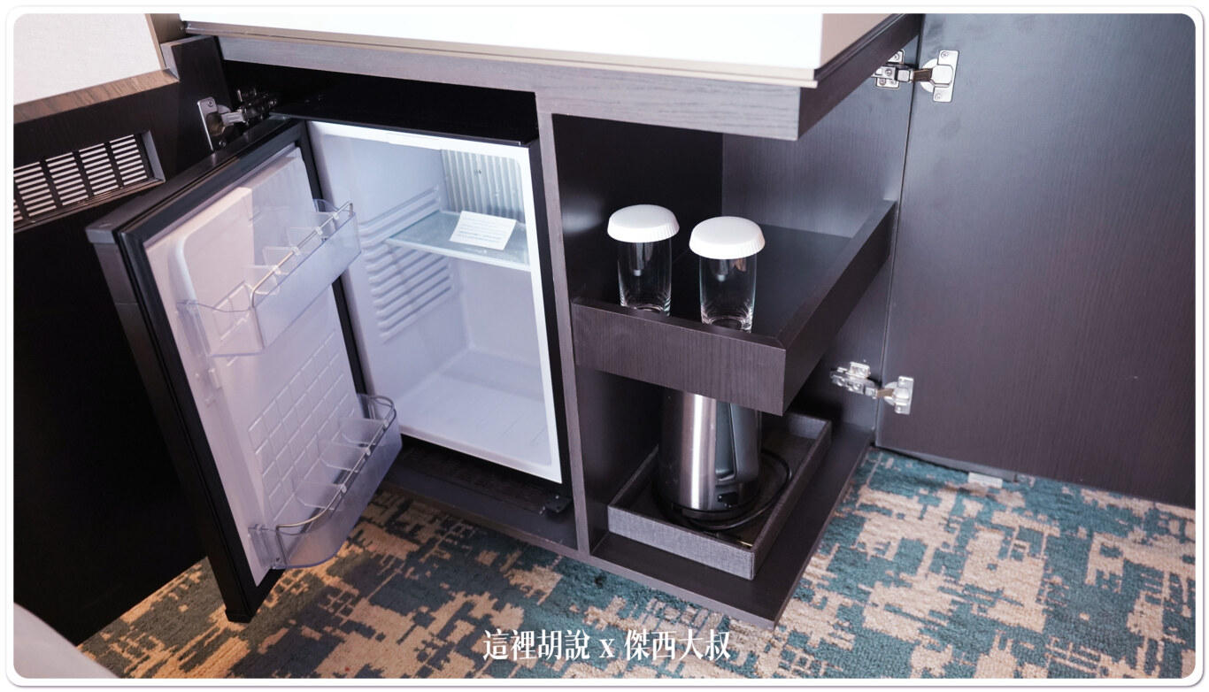 新北板橋住宿:新板希爾頓 Hilton Sinban 板橋車站:MINIBAR 新北板橋住宿:新板希爾頓 Hilton Sinban 板橋車站:MINIBAR