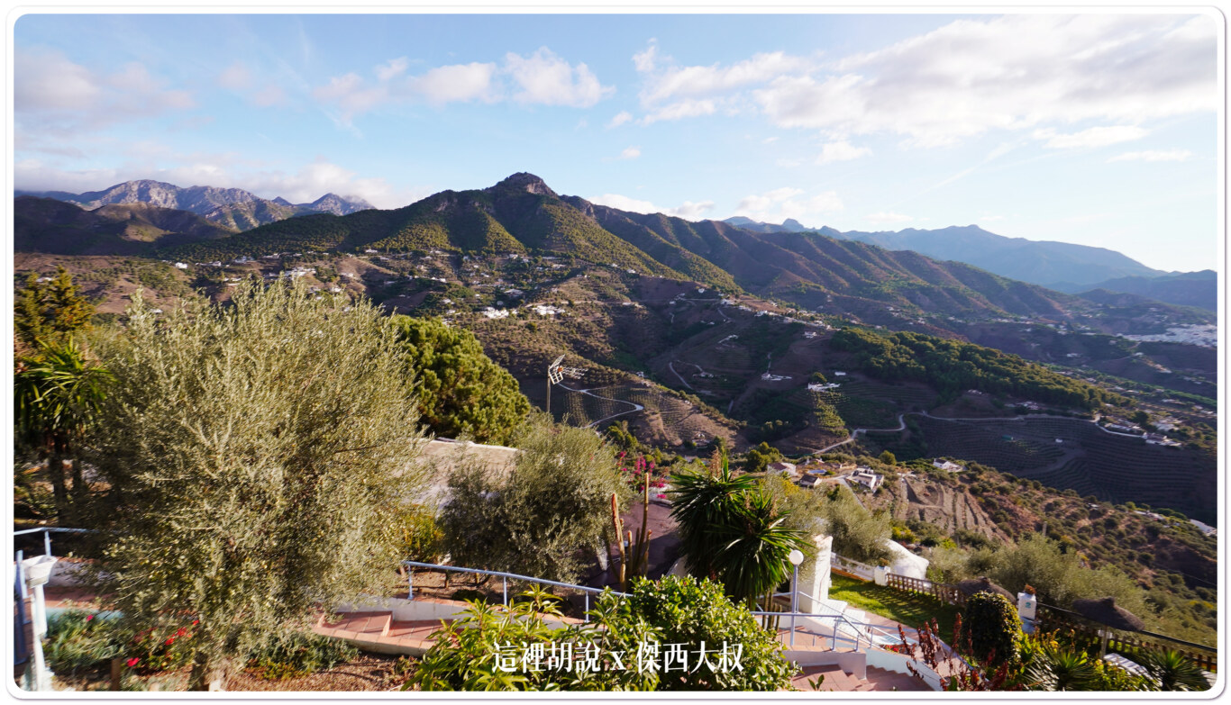 西班牙南部馬拉加：山坡上的蝸牛小屋：景觀視野