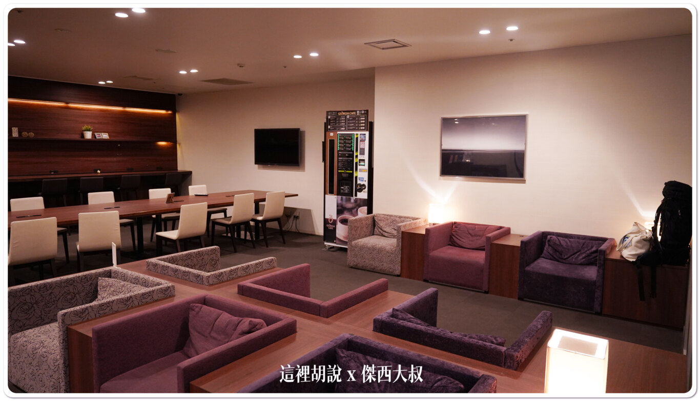 需要工作的時候，或者需要坐著休息的時候可以使用這個空間