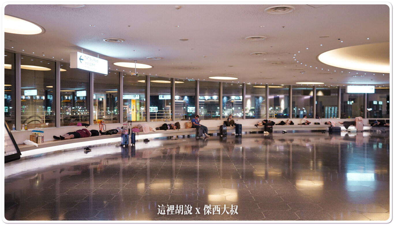 觀景台外面的長椅區