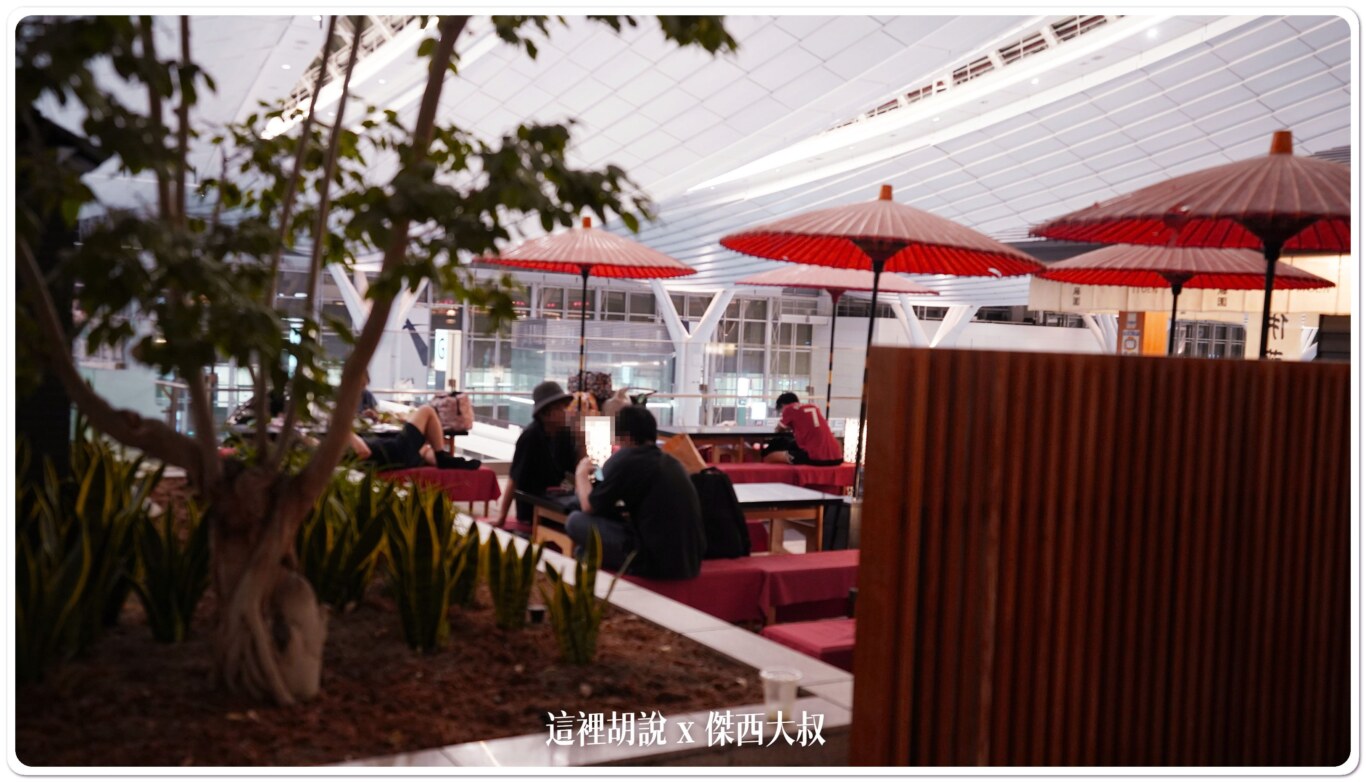 【羽田機場住宿】三航廈過夜不再狼狽！省錢打地鋪 VS 溫泉飯店全解析：羽田機場樓層