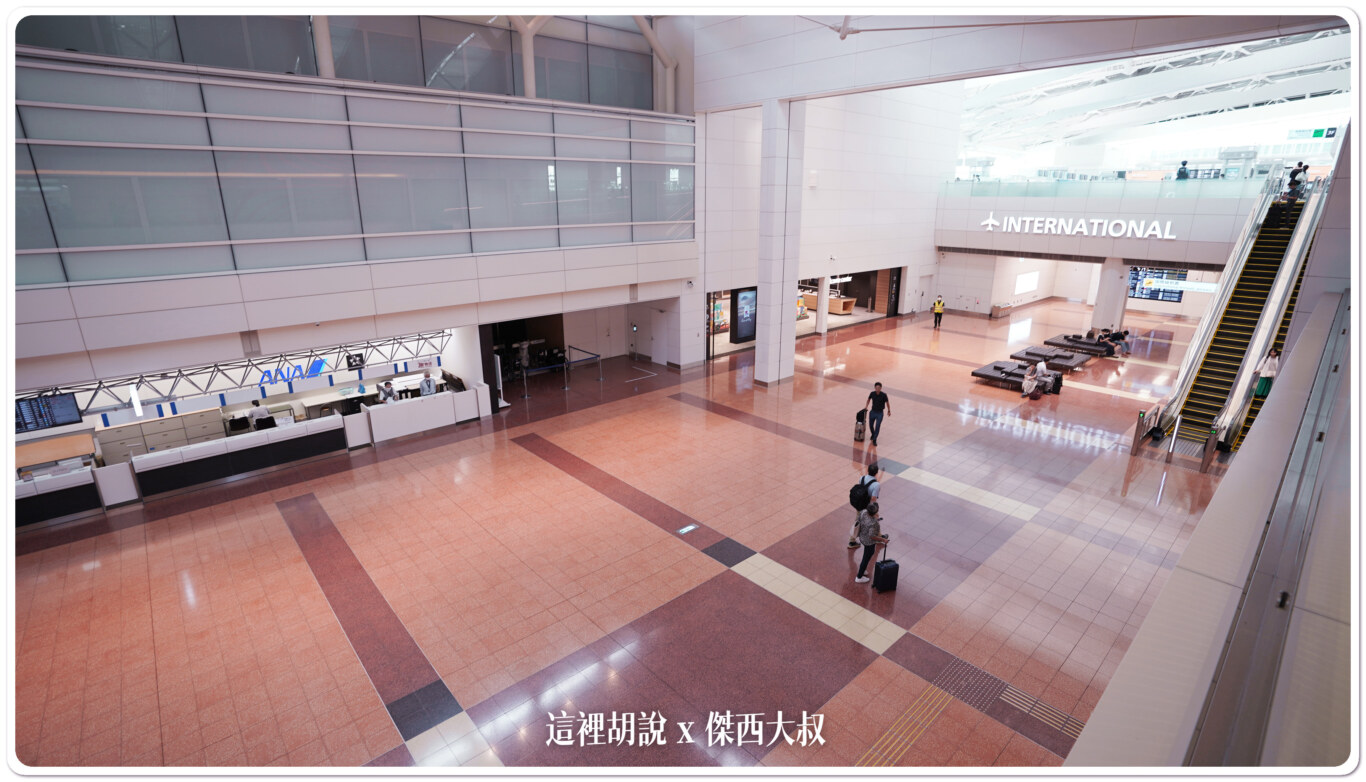 羽田機場 第二航廈國際線出發大廳：羽田機場第二航廈國際線出發大廳
