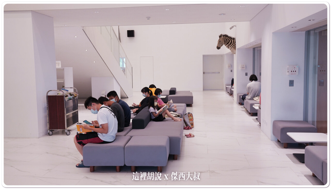傑西屏東口袋：屏東總圖 屏東縣立圖書館總館：藏書閱讀區