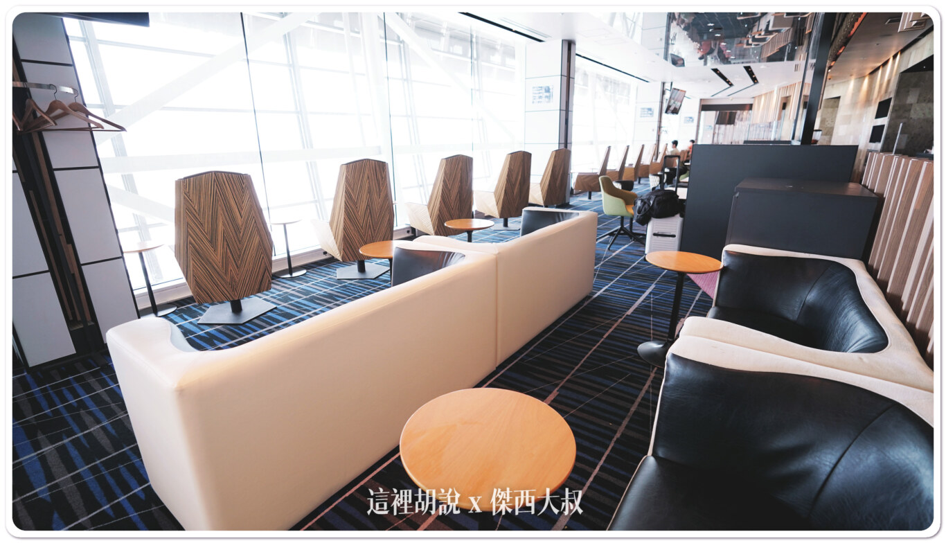 關西機場 AIR SIDE LOUNGE 龍騰卡貴賓室:座位 關西機場 AIR SIDE LOUNGE 龍騰卡貴賓室:座位