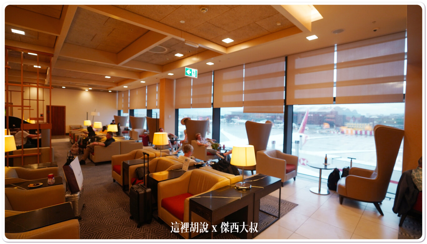 倫敦希斯洛機場 星空聯盟專用第二航廈 貴賓室 聯合航空貴賓室 新航貴賓室：新航貴賓室：空間