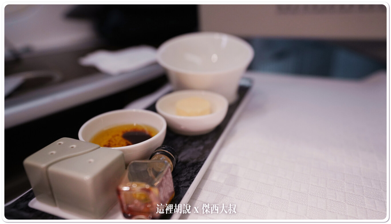 長榮航空飛行記錄 BR68 LHR-BKK-TPE 倫敦希斯洛-台北 商務艙 2B航廈要走15分：LHR-BKK 餐飲服務：晚餐